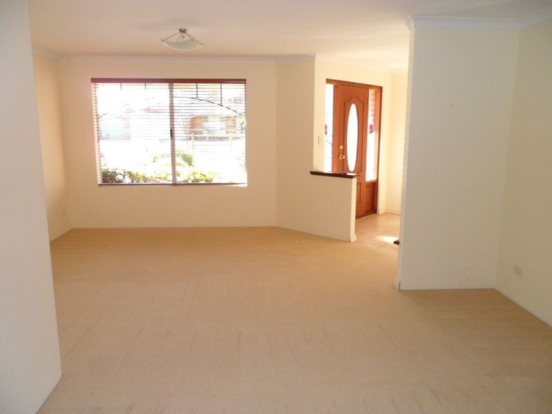 12 Strand Close, Atwell WA 6164