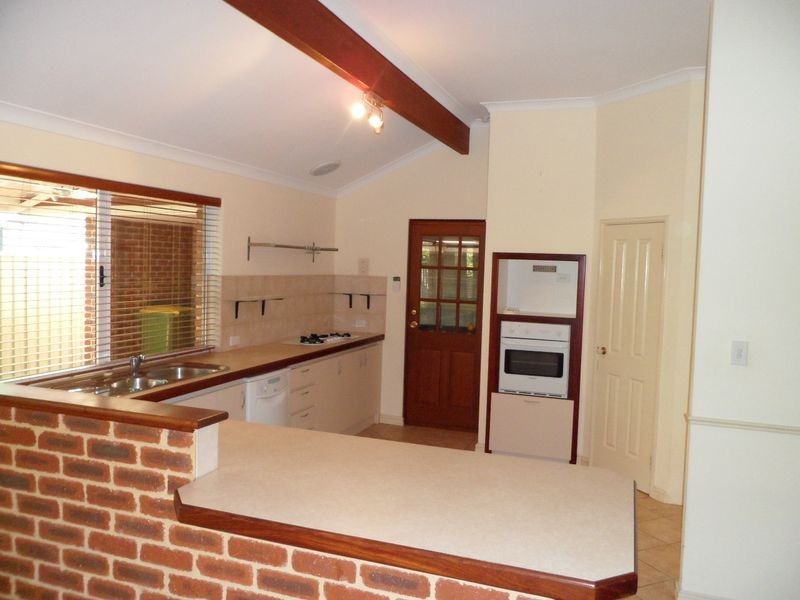 12 Strand Close, Atwell WA 6164