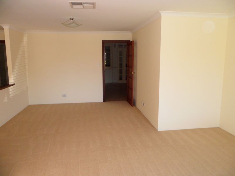 12 Strand Close, Atwell WA 6164