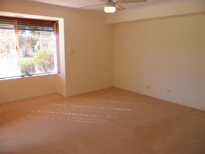 12 Strand Close, Atwell WA 6164