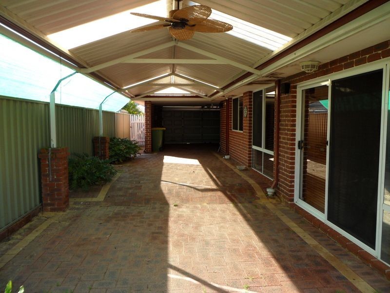 12 Strand Close, Atwell WA 6164