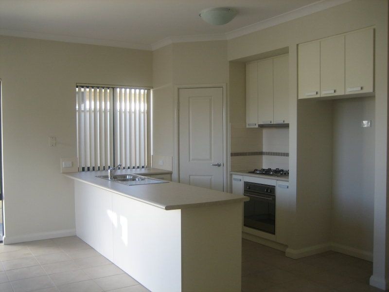 2/15 Coogee Road, Munster WA 6166