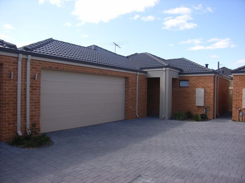 2/15 Coogee Road, Munster WA 6166