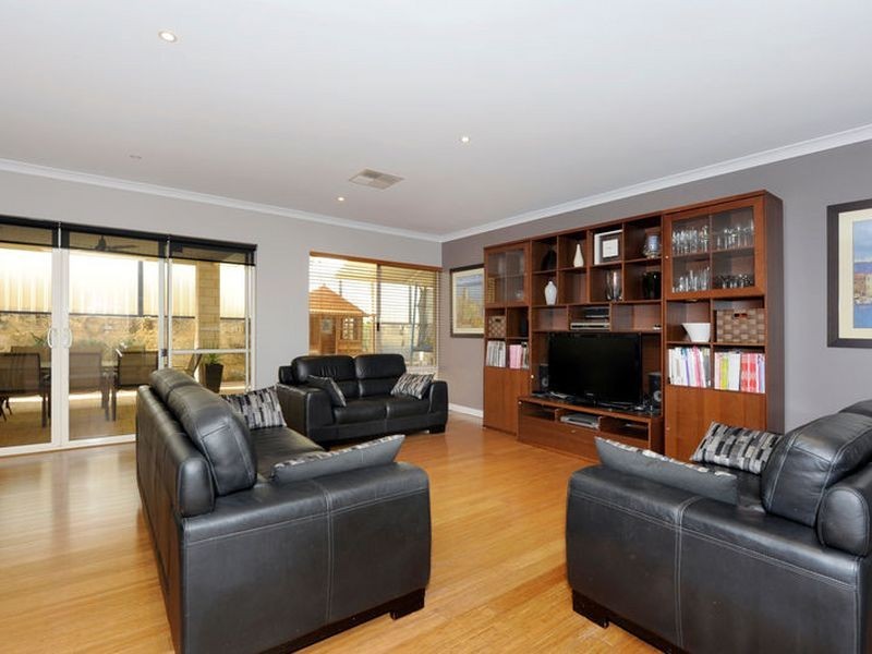 56 Sinagra Way, Yangebup WA 6164