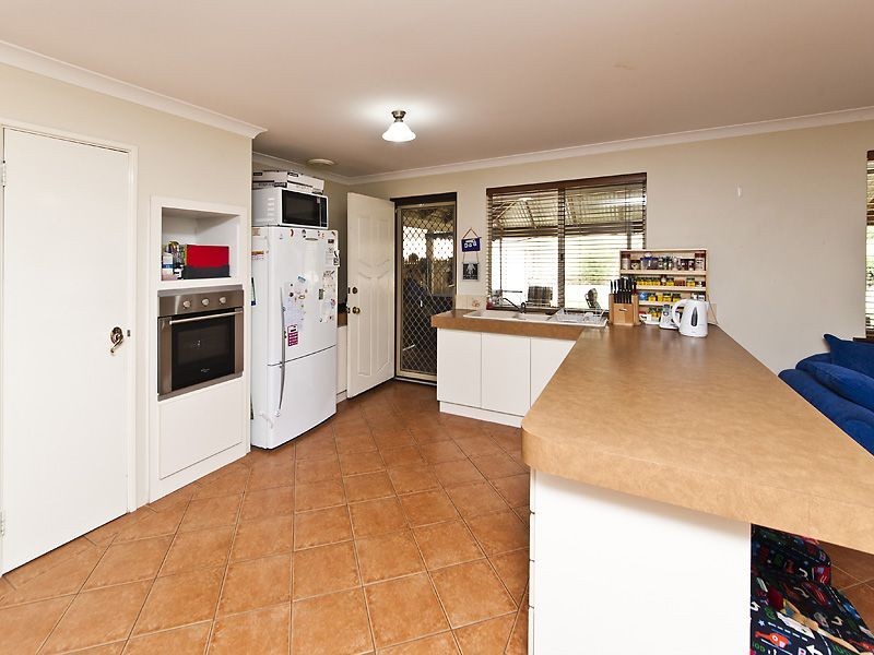 9 Marie Court, Atwell WA 6164