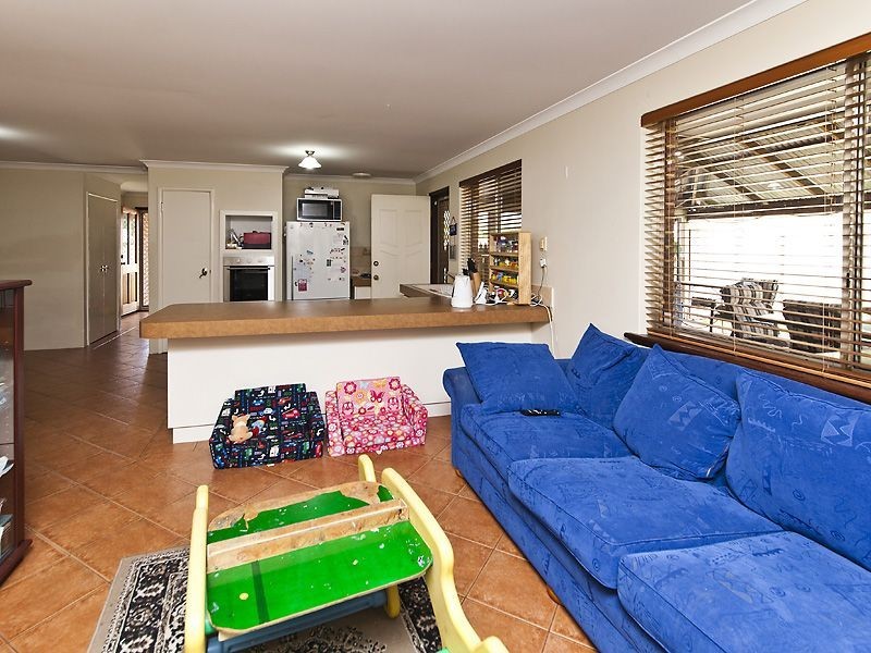 9 Marie Court, Atwell WA 6164