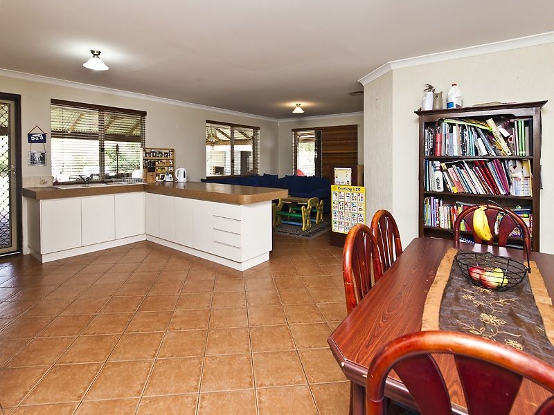 9 Marie Court, Atwell WA 6164