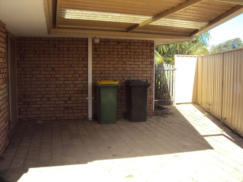 16 Ingvarson Way, Bibra Lake WA 6163