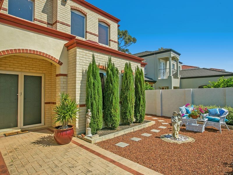 8 Woodlands Way, Jandakot WA 6164