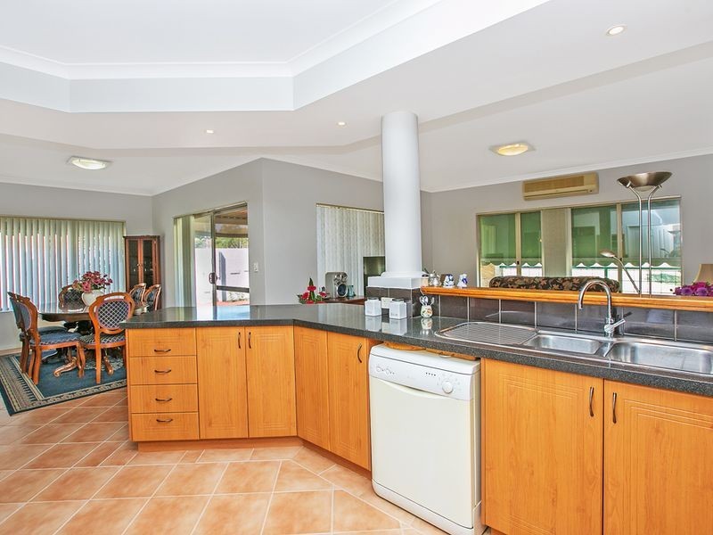 8 Woodlands Way, Jandakot WA 6164