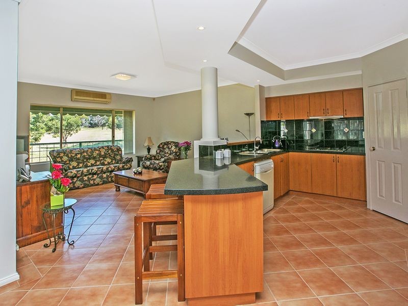 8 Woodlands Way, Jandakot WA 6164