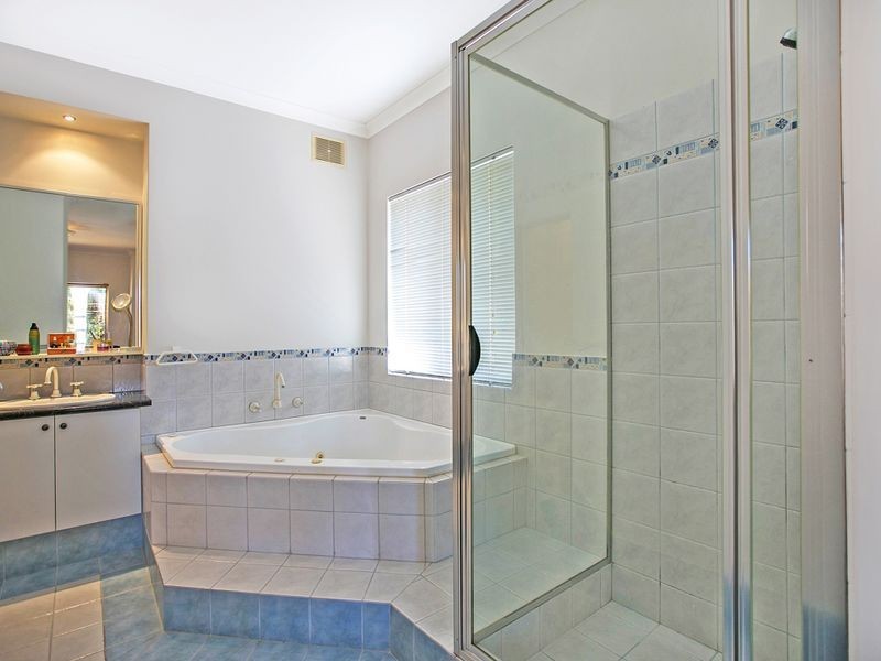 8 Woodlands Way, Jandakot WA 6164