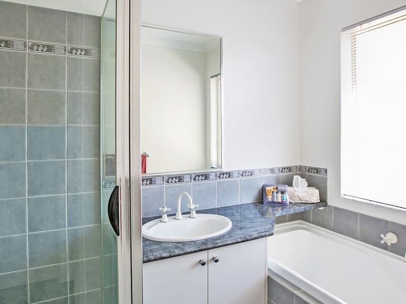 8 Woodlands Way, Jandakot WA 6164