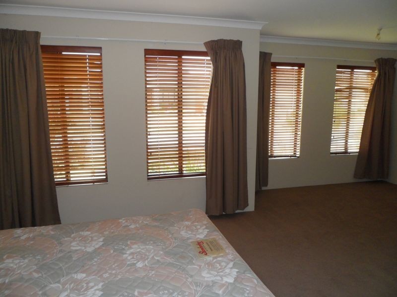 13 Lorne Avenue, Hammond Park WA 6164