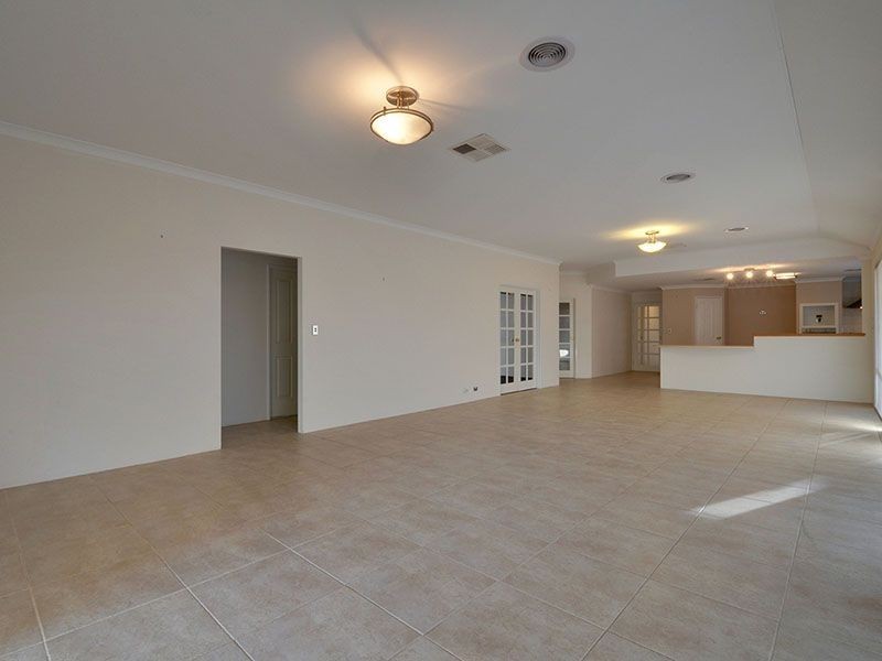 34 Mosman Loop, Success WA 6164