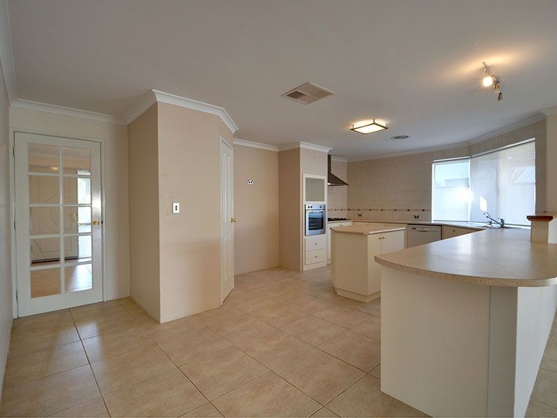 34 Mosman Loop, Success WA 6164