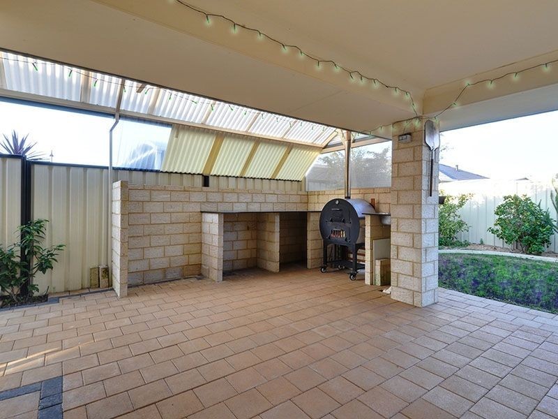 34 Mosman Loop, Success WA 6164