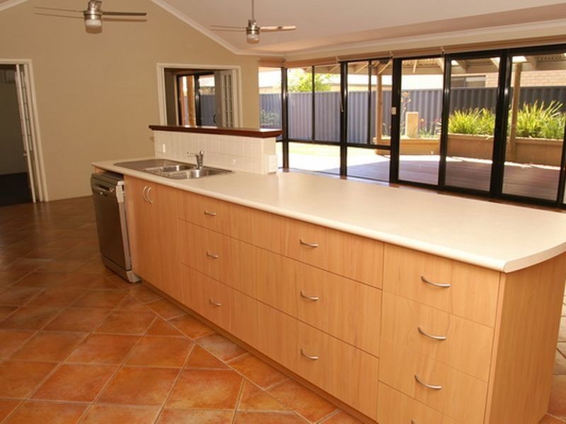 14 Concord Terrace, Atwell WA 6164