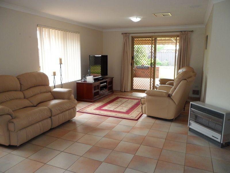 15 Ballard Mews, Success WA 6164