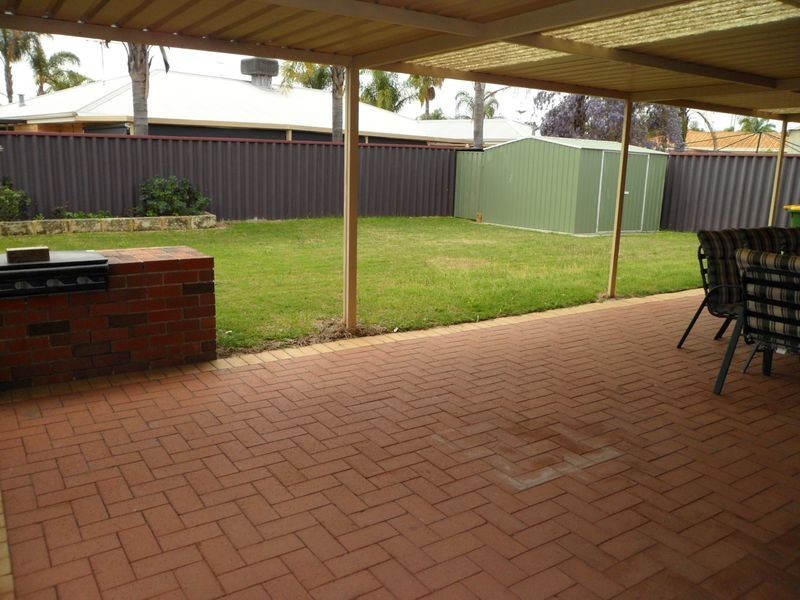 15 Ballard Mews, Success WA 6164