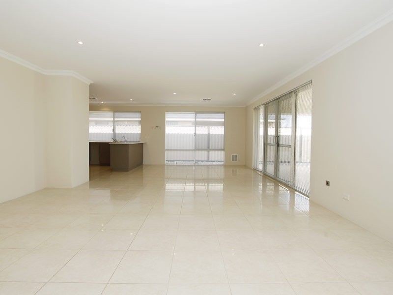 326 Lyon Road, Aubin Grove WA 6164