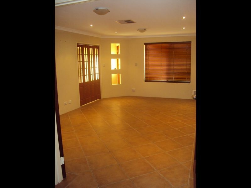 14 Monroe Turn, Success WA 6164