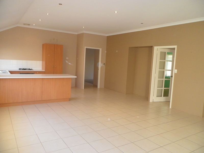 2/3 Sofia Rise, Southern River WA 6110