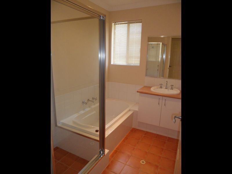 2/3 Sofia Rise, Southern River WA 6110