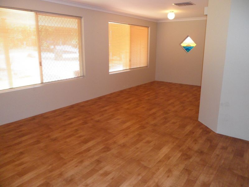 25 Veneta Circuit, Atwell WA 6164