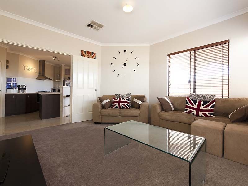 22B Halcyon Way, Atwell WA 6164