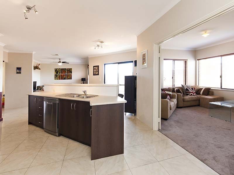 22B Halcyon Way, Atwell WA 6164