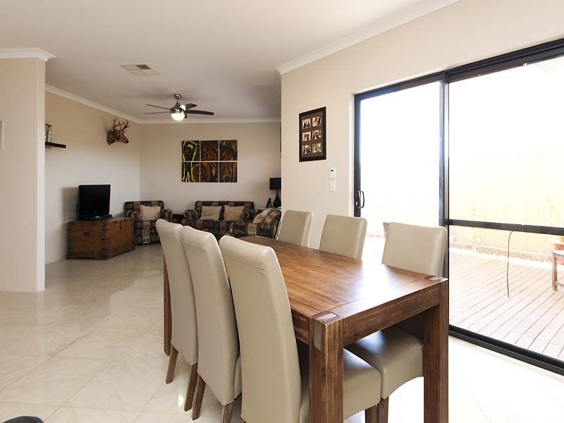 22B Halcyon Way, Atwell WA 6164