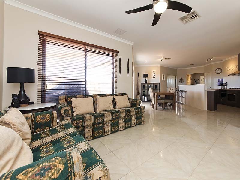 22B Halcyon Way, Atwell WA 6164