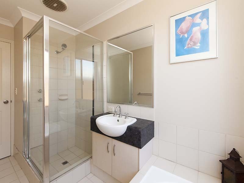 22B Halcyon Way, Atwell WA 6164