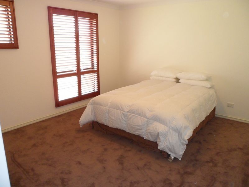 6 Mohan Loop, Hammond Park WA 6164