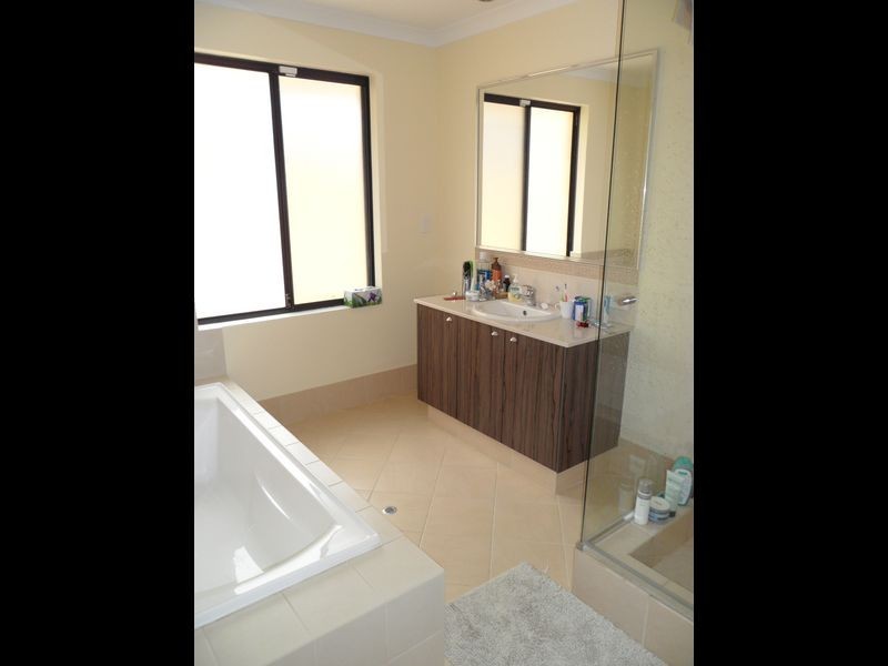 6 Mohan Loop, Hammond Park WA 6164