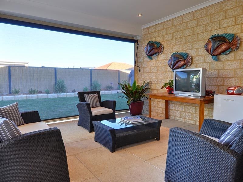 25 Montgomery Drive, Success WA 6164