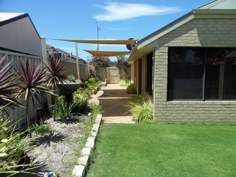 34 Freshwater Drive, Atwell WA 6164
