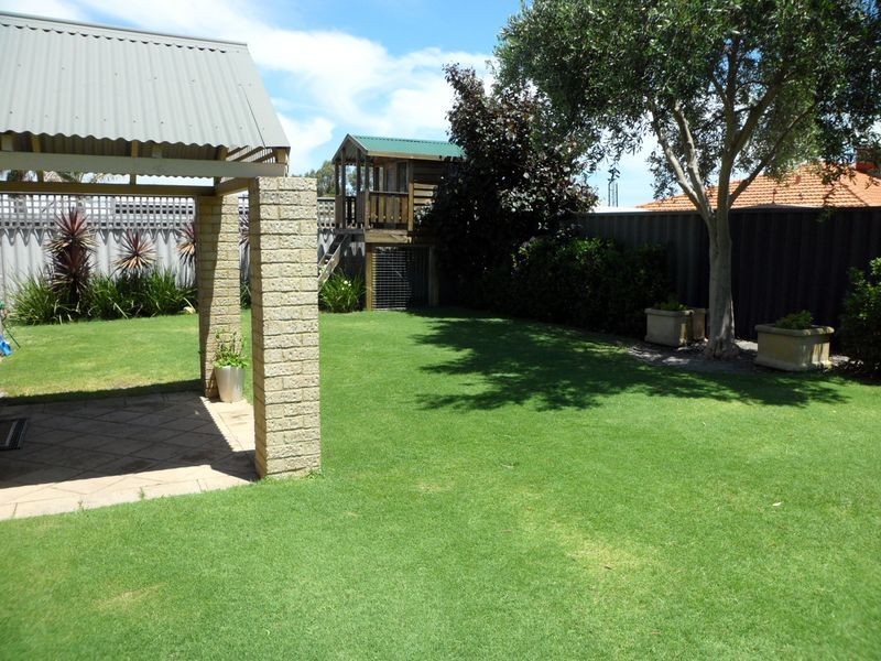 34 Freshwater Drive, Atwell WA 6164