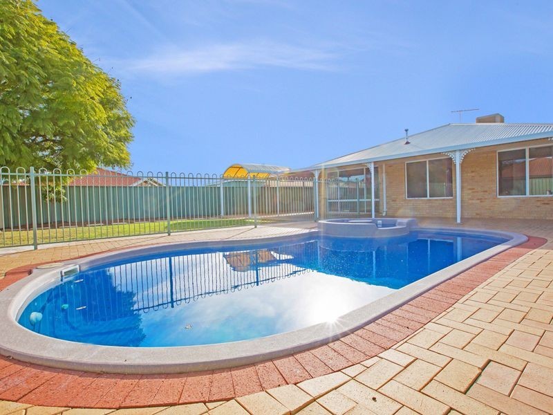 81 Folland Parade, Atwell WA 6164
