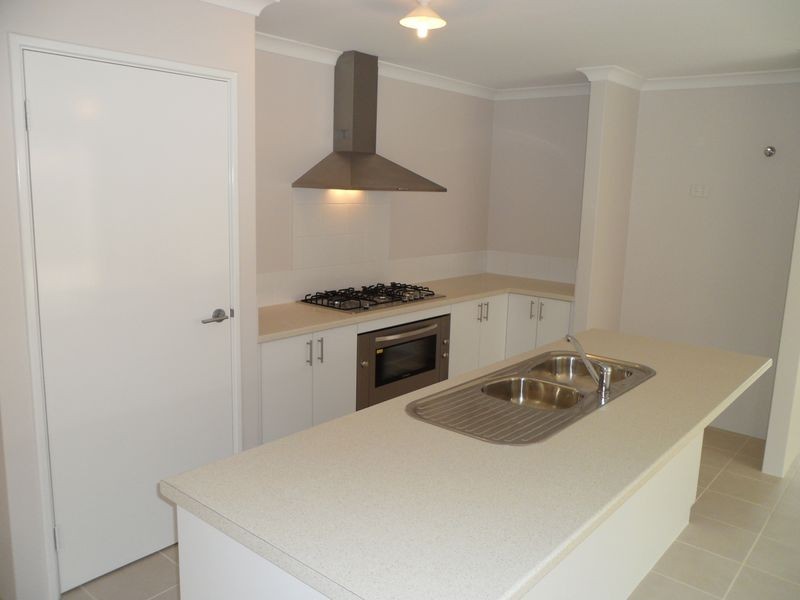 32 Guerin Avenue, Piara Waters WA 6112