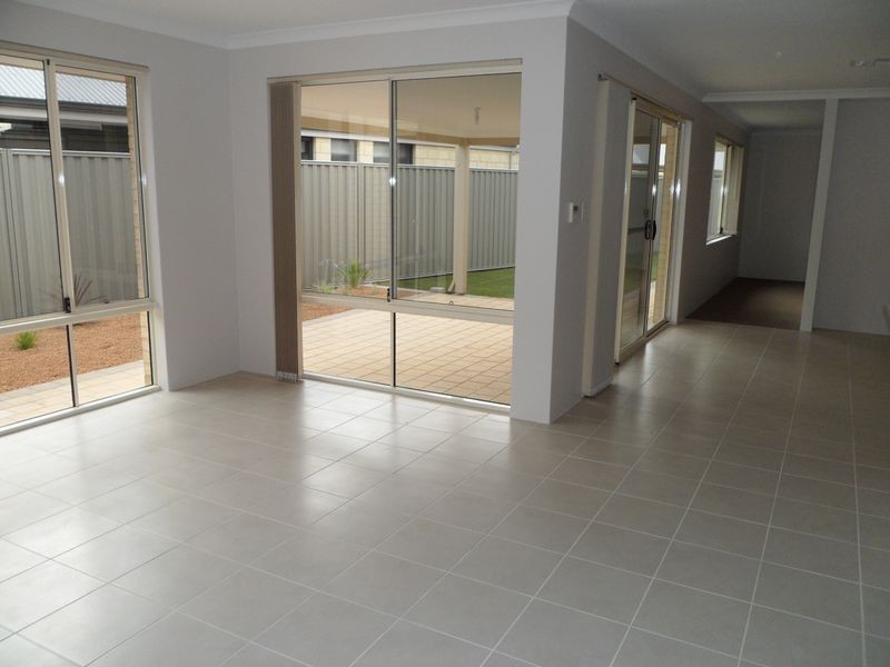 32 Guerin Avenue, Piara Waters WA 6112