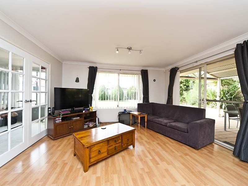 4 Tranby Way, Bertram WA 6167