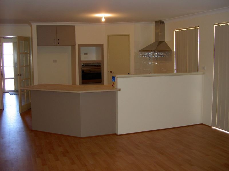 17 Lynhurst Crescent, Wellard WA 6170