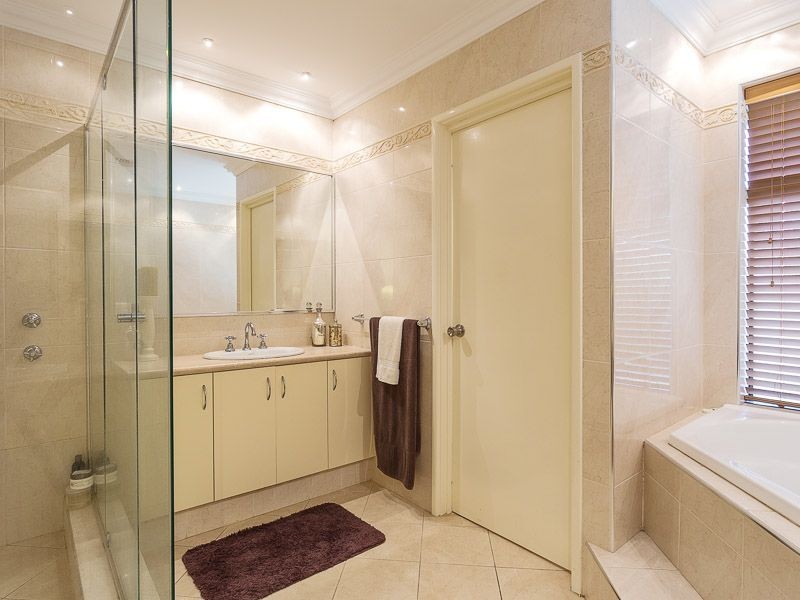 2 Gervase Avenue, Success WA 6164