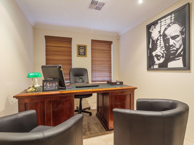 2 Gervase Avenue, Success WA 6164