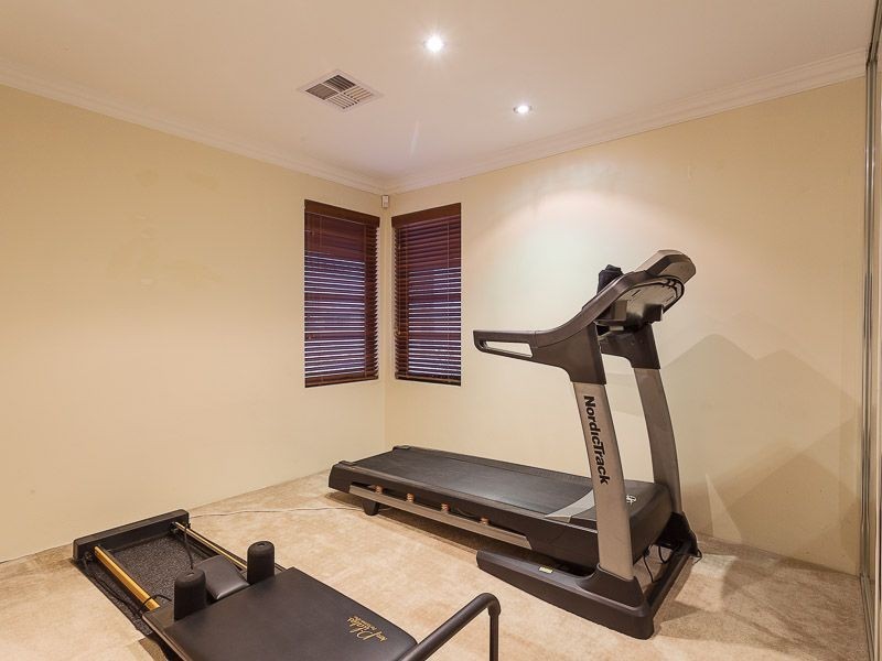 2 Gervase Avenue, Success WA 6164