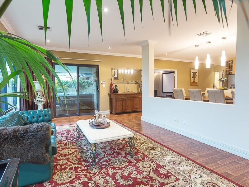 2 Gervase Avenue, Success WA 6164