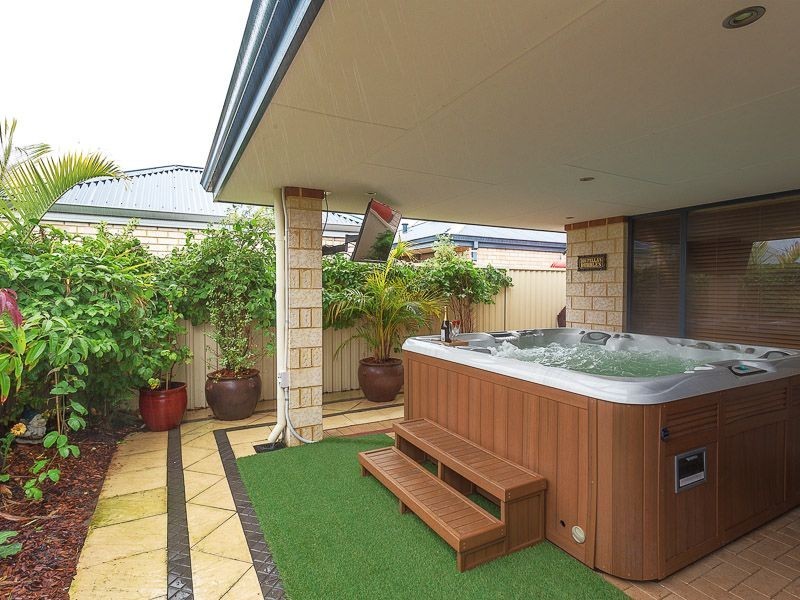 2 Gervase Avenue, Success WA 6164