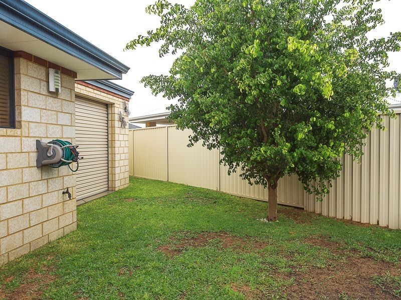 2 Gervase Avenue, Success WA 6164